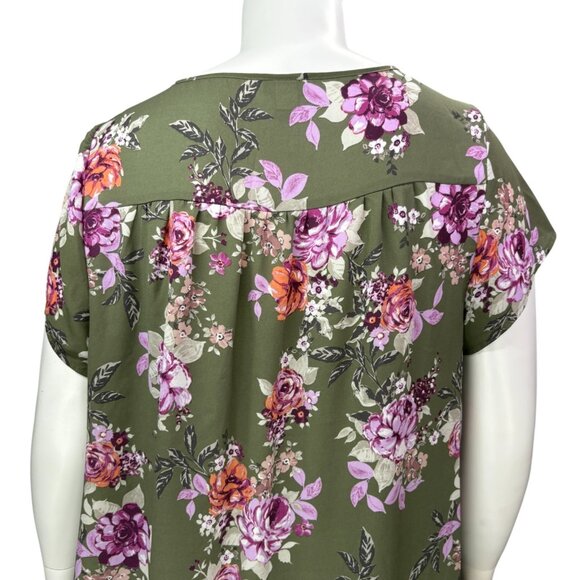 Torrid Womens Top Keyhole Cutout Georgette Blouse Green Floral Plus Size 2 | 2X - Picture 8 of 14